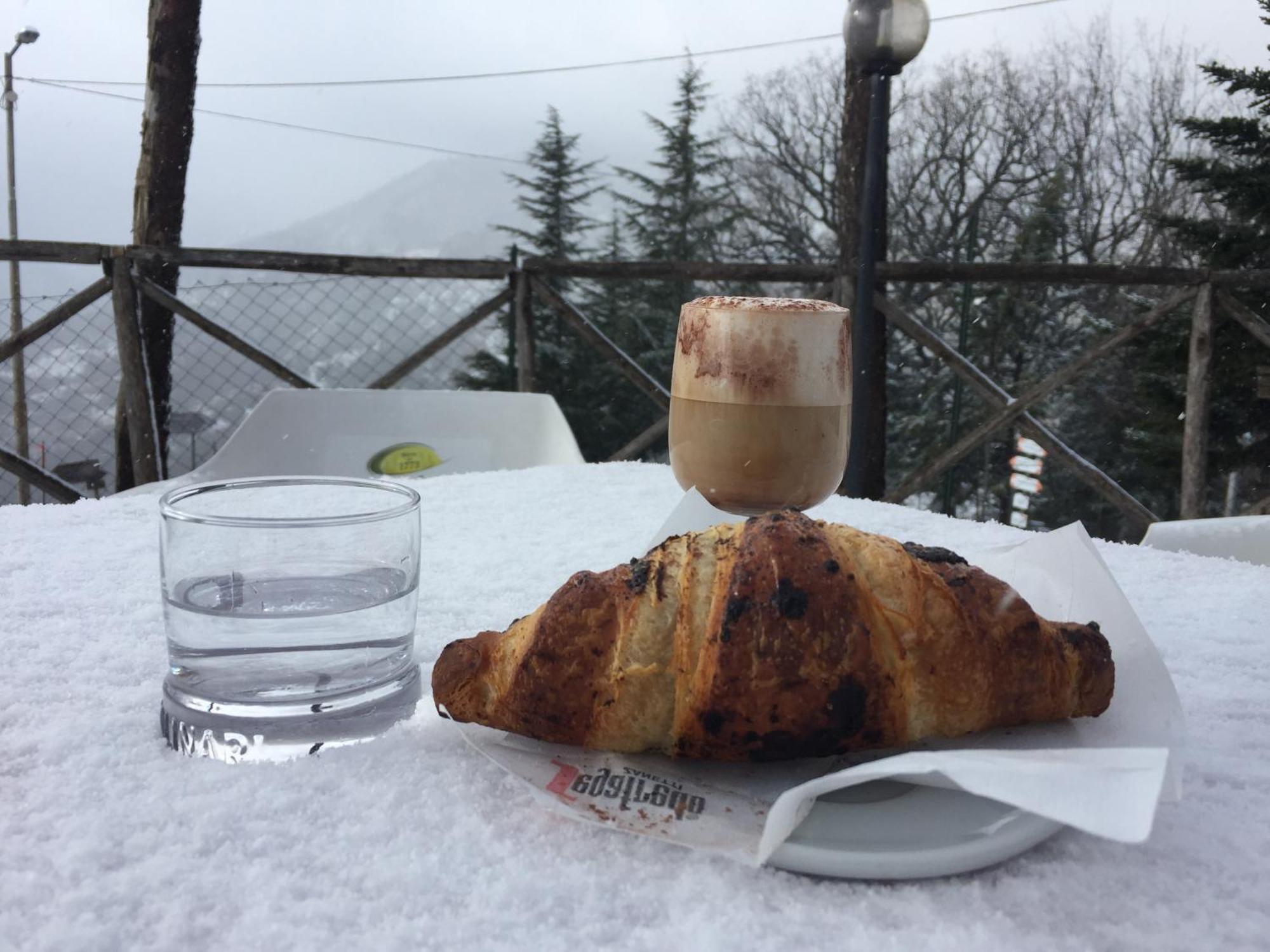 Ambrosia Hostel Alessandria del Carretto Екстериор снимка