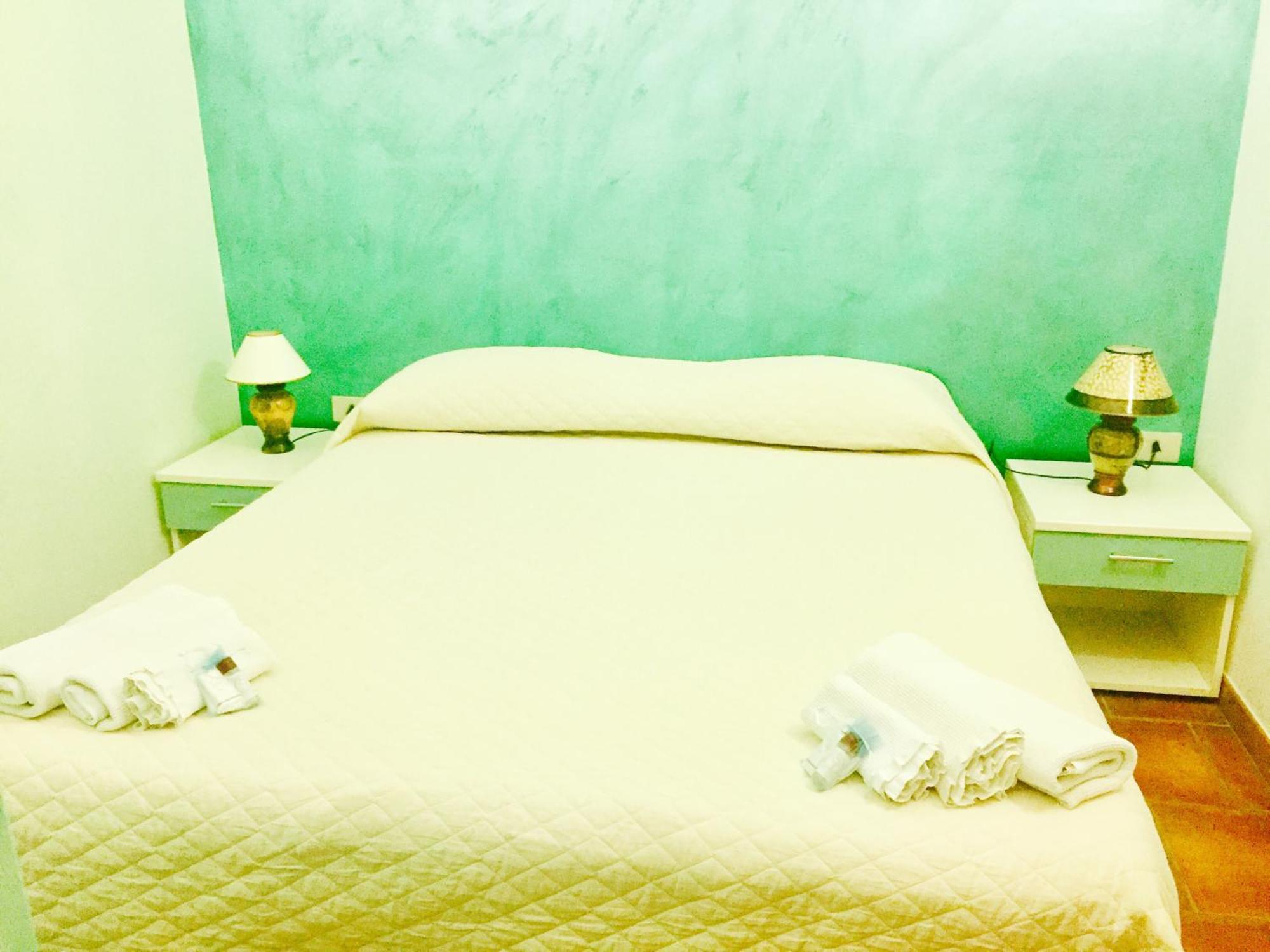 Ambrosia Hostel Alessandria del Carretto Екстериор снимка
