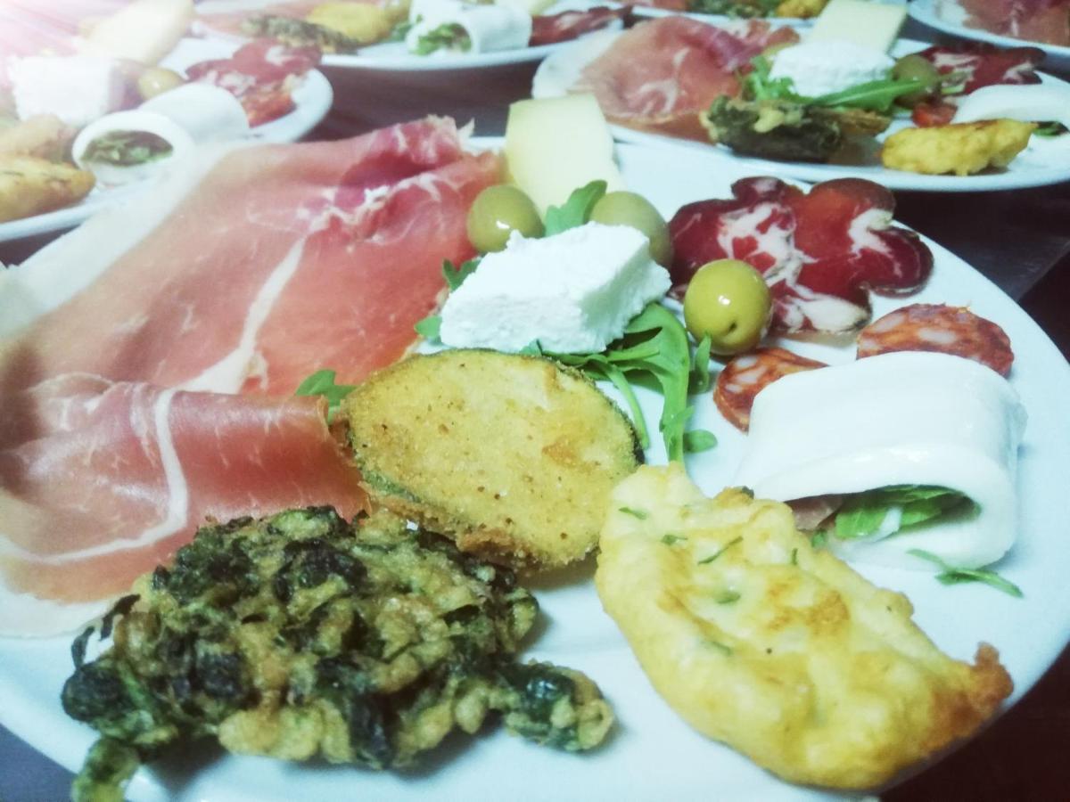 Ambrosia Hostel Alessandria del Carretto Екстериор снимка